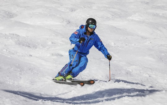 Buckelpiste fahren mit der CSA Skischule Silvia Grillitsch